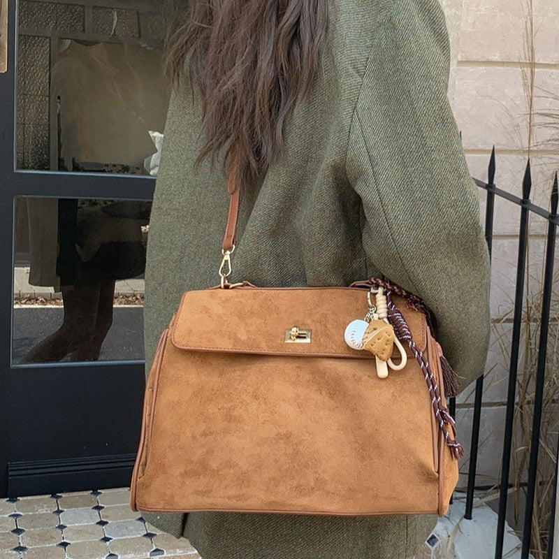 Elegant Suede Crossbody Bag – Germmä™