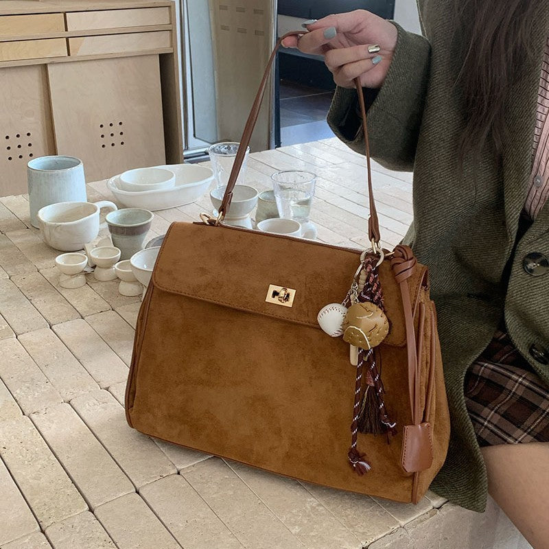Elegant Suede Crossbody Bag – Germmä™