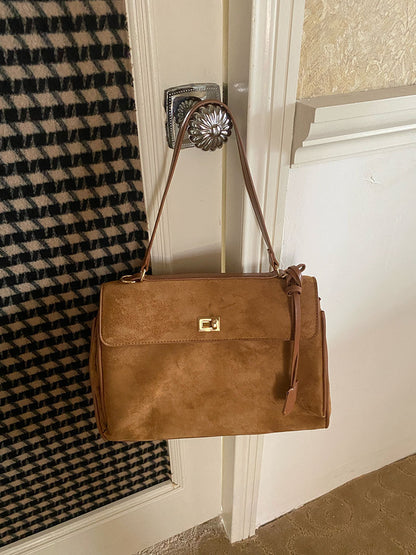 Elegant Suede Crossbody Bag – Germmä™