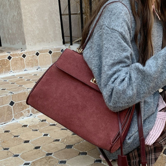 Elegant Suede Crossbody Bag – Germmä™